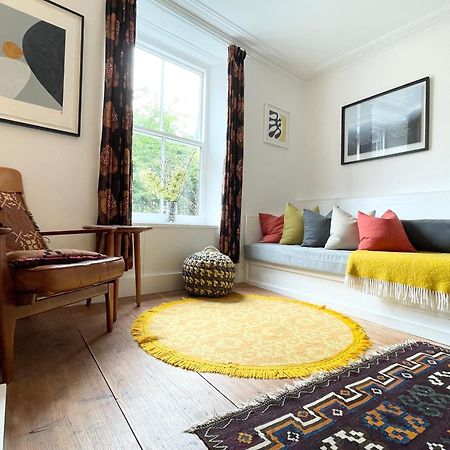 Janies Cottage~ Mousehole~Eclectic Interiors & Vintage Charm Экстерьер фото