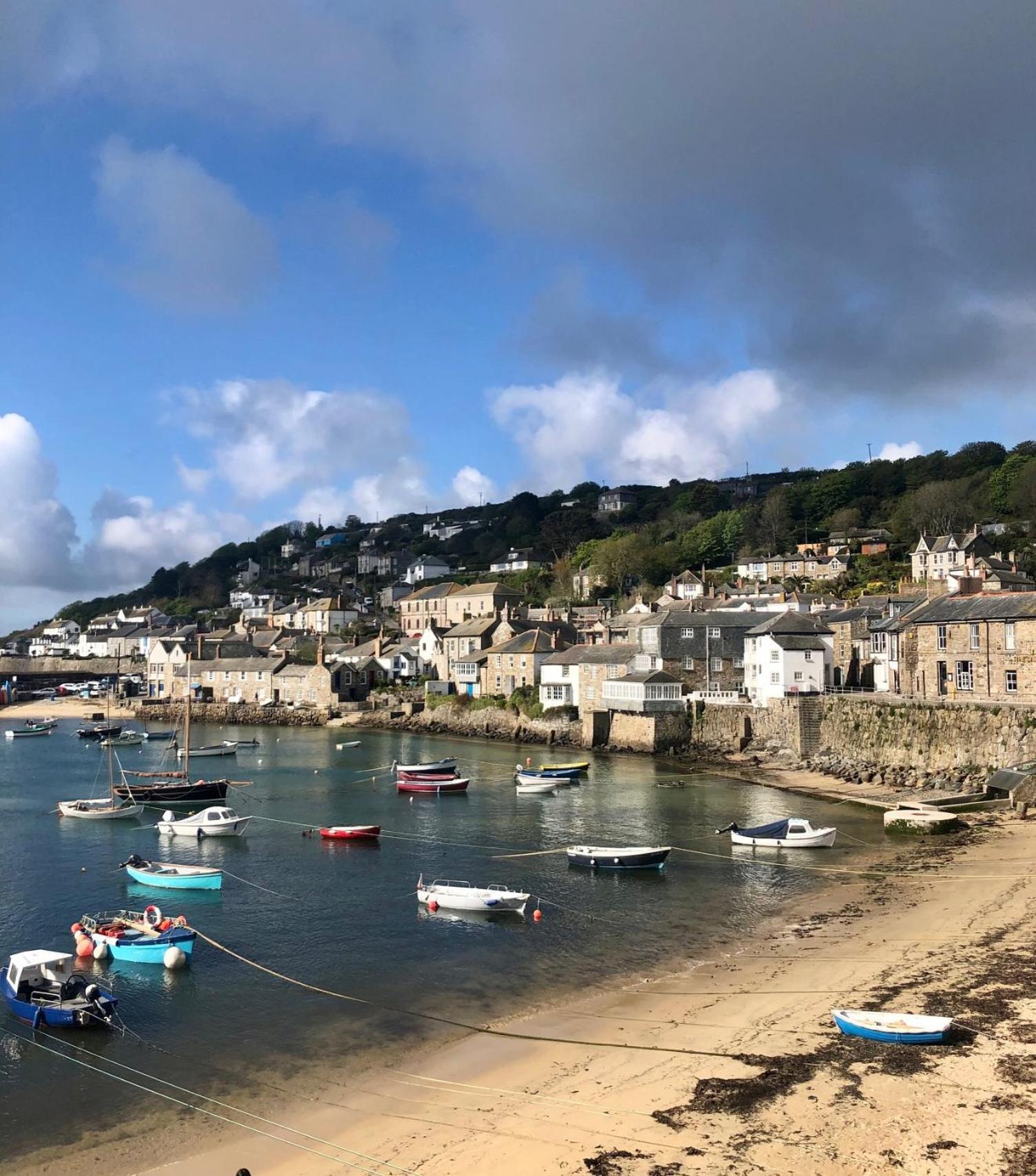 Janies Cottage~ Mousehole~Eclectic Interiors & Vintage Charm Экстерьер фото