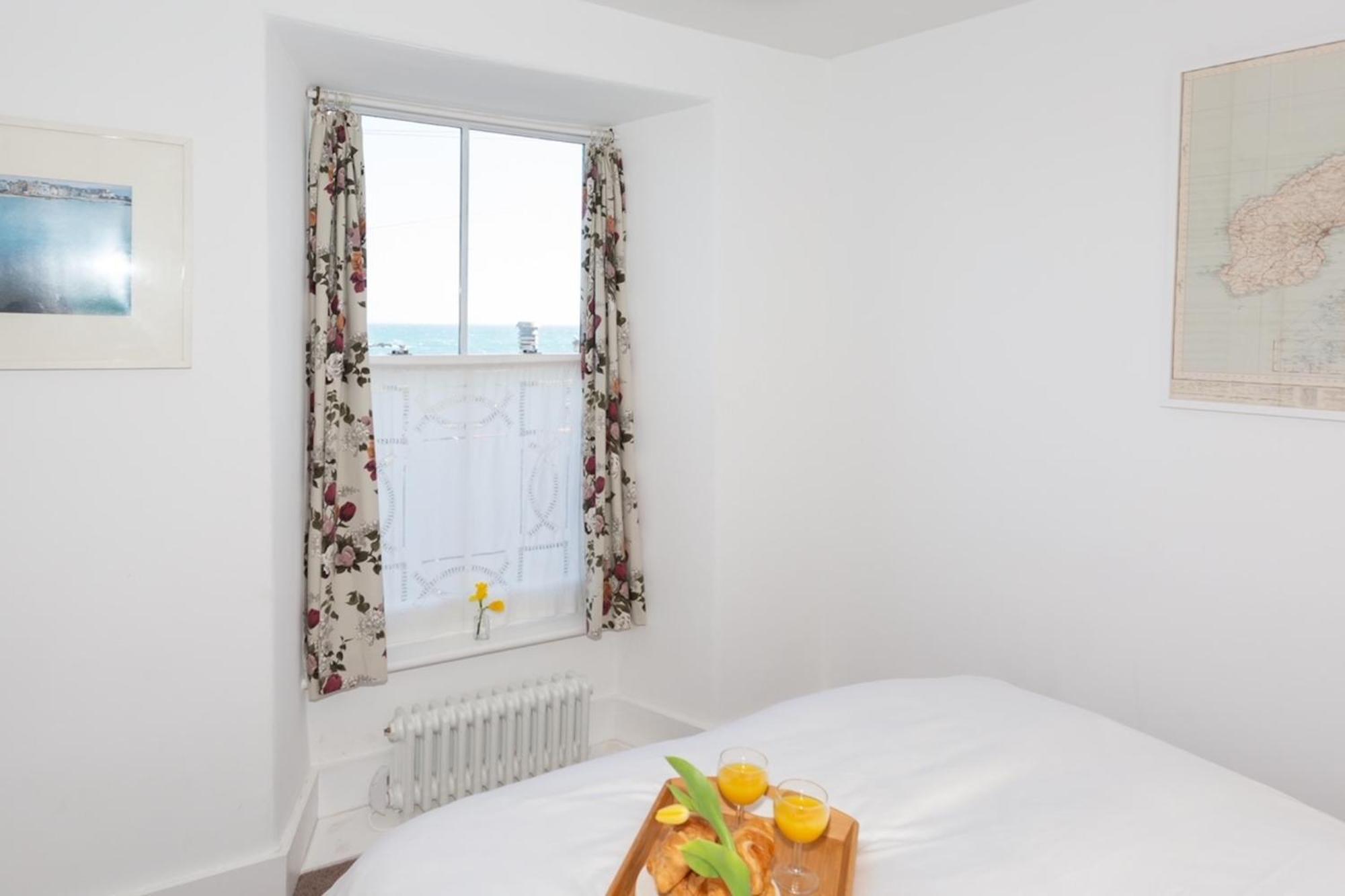 Janies Cottage~ Mousehole~Eclectic Interiors & Vintage Charm Экстерьер фото
