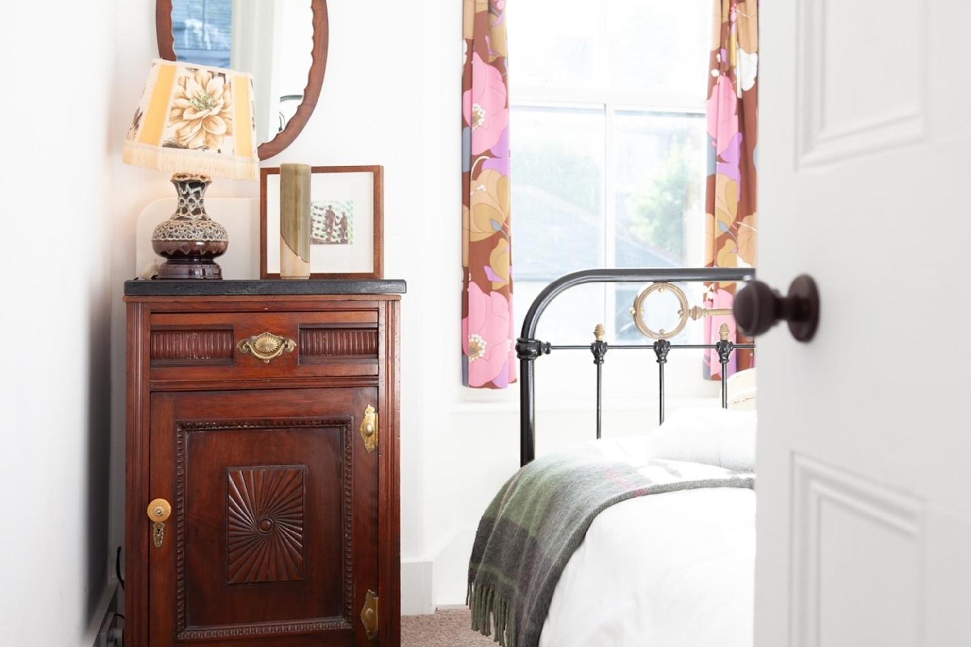 Janies Cottage~ Mousehole~Eclectic Interiors & Vintage Charm Экстерьер фото